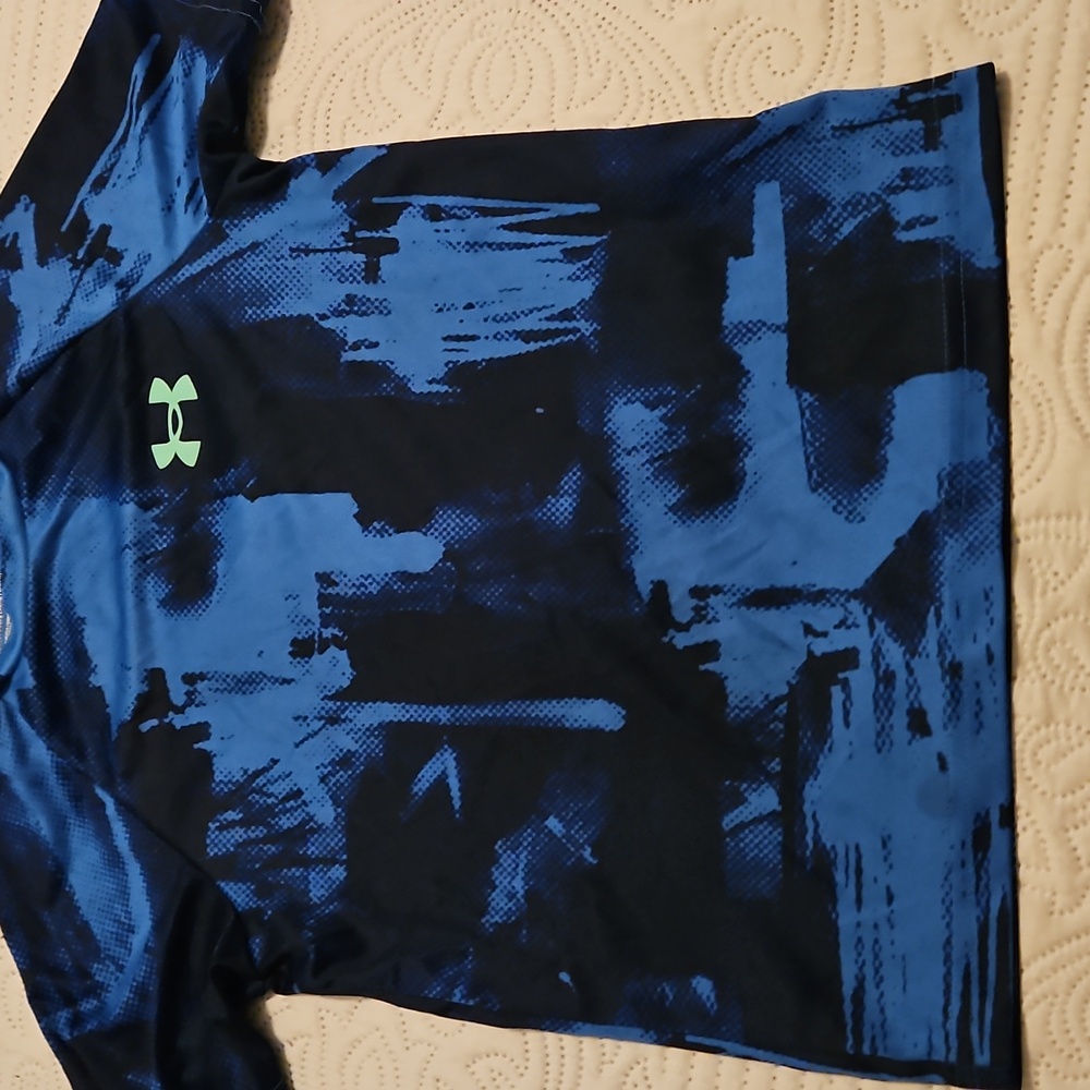 Under Armour Youth XS Boys Shirt